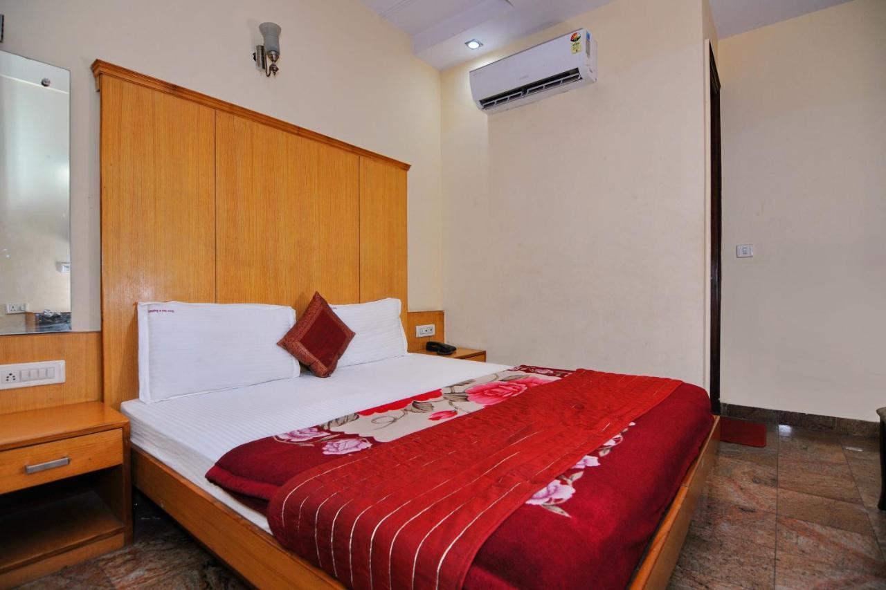 Hotel OYO 5943 TJS Grand Delhi  Exterior foto