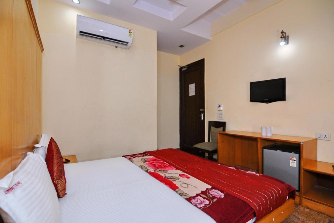 Hotel OYO 5943 TJS Grand Delhi  Exterior foto