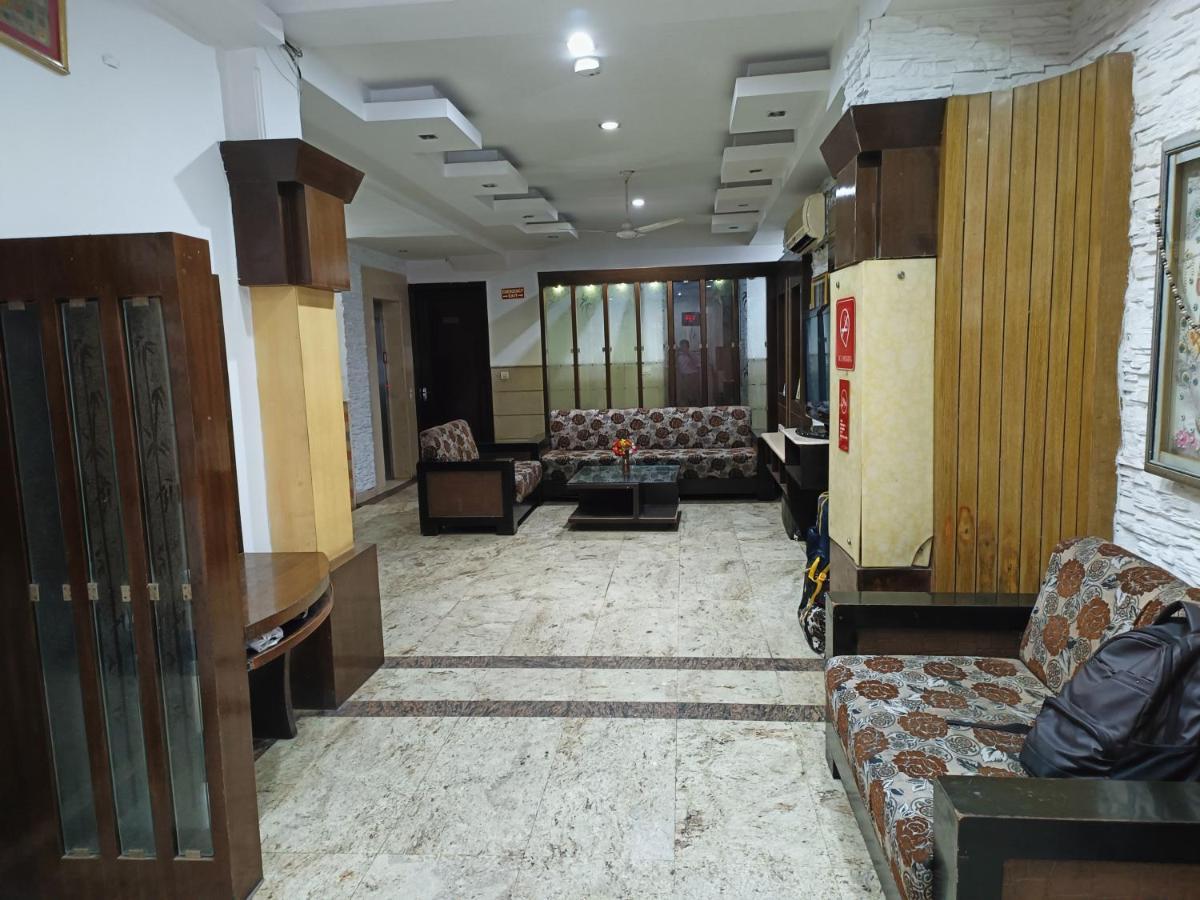 Hotel OYO 5943 TJS Grand Delhi  Exterior foto
