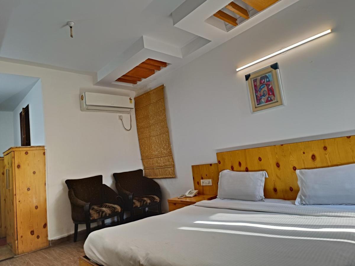 Hotel OYO 5943 TJS Grand Delhi  Exterior foto