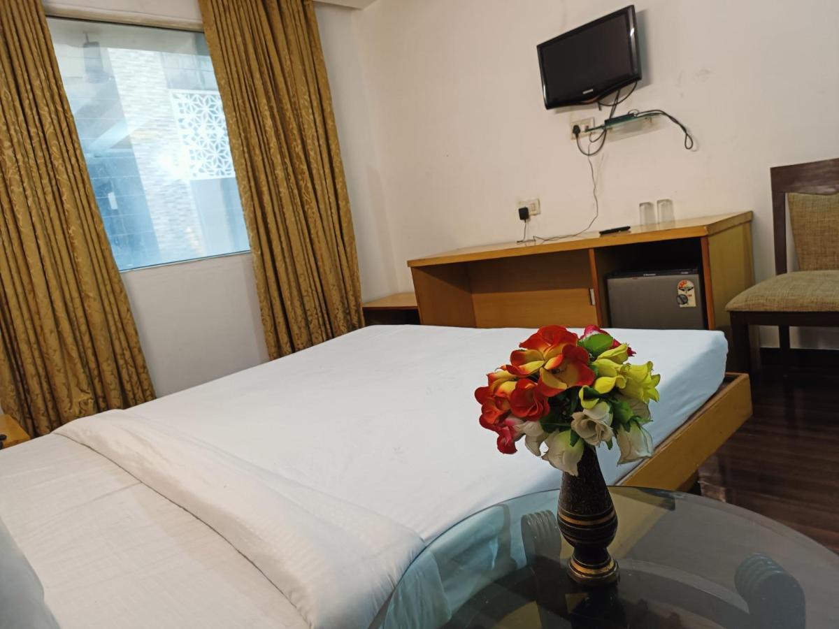 Hotel OYO 5943 TJS Grand Delhi  Exterior foto