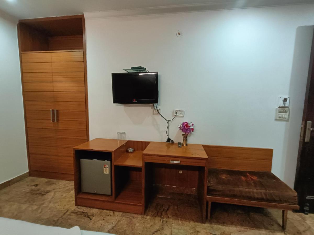 Hotel OYO 5943 TJS Grand Delhi  Exterior foto