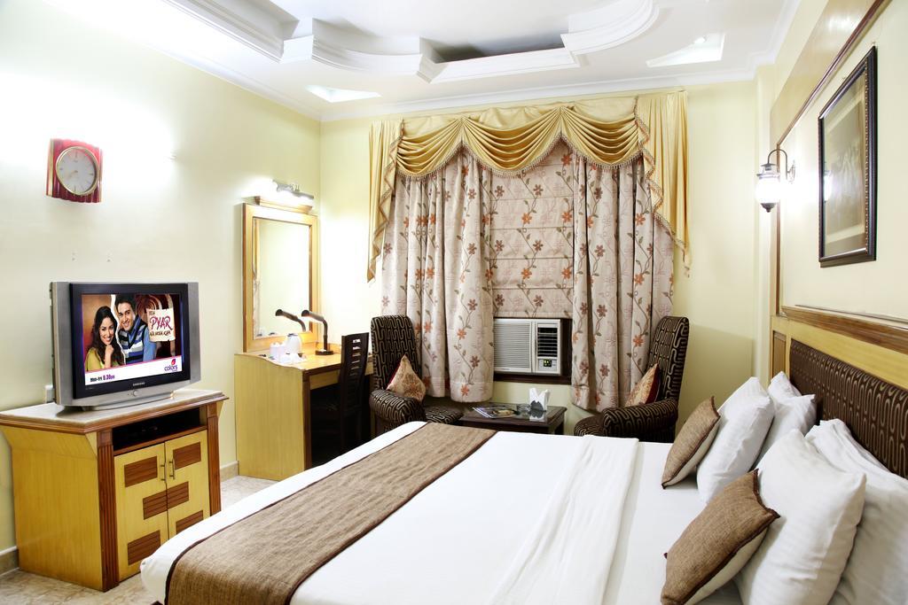 Hotel OYO 5943 TJS Grand Delhi  Exterior foto