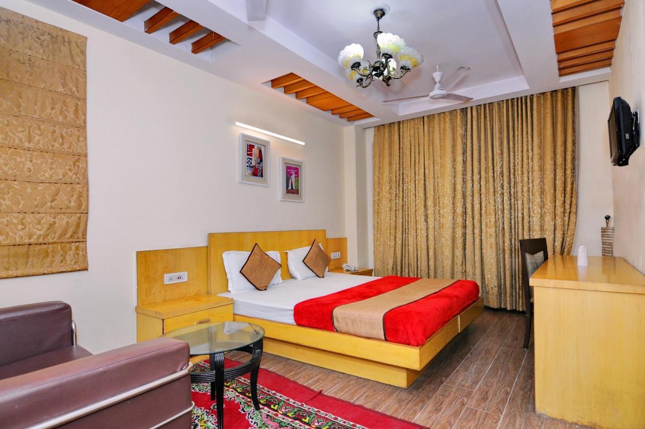Hotel OYO 5943 TJS Grand Delhi  Exterior foto